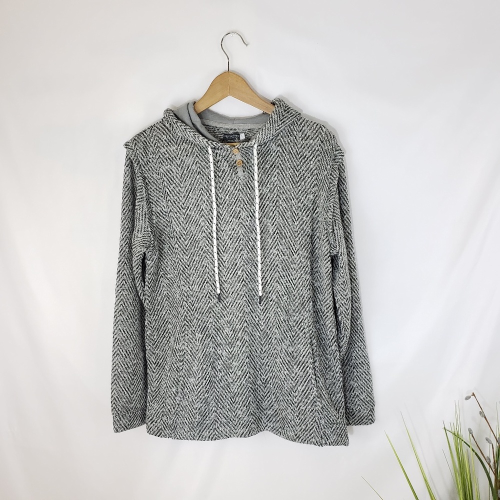 Earthbound Chevron Pull-Over Hoodie Large
